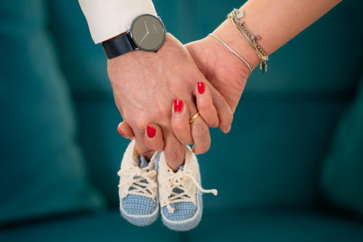 servizio fotografico gravidanza Sicilia castellammare luce naturale elegante